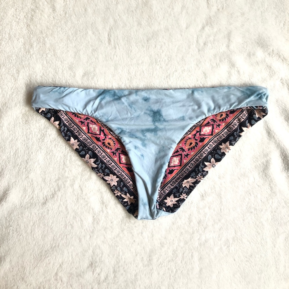 BILLABONG reversible tie dye bikini bottoms